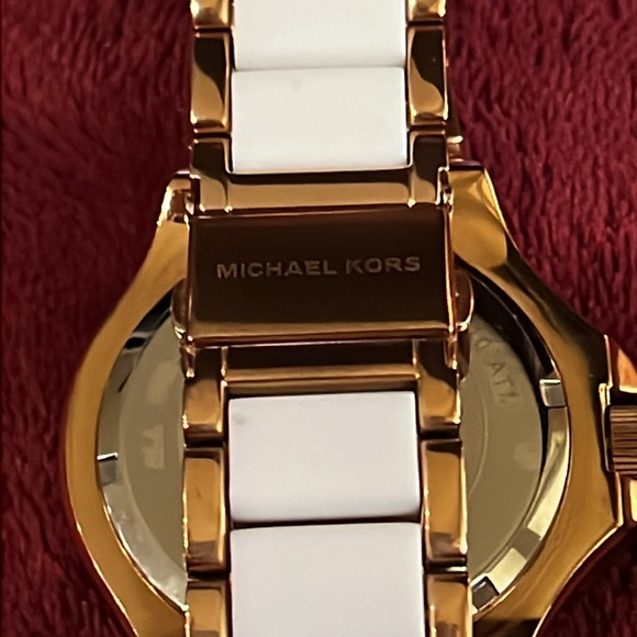 Michael Kors MK 5621 watch main image 4